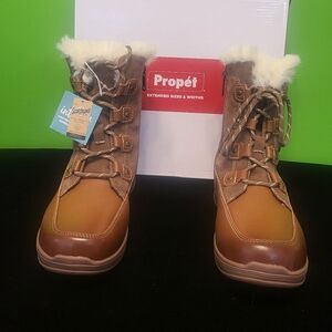Propet Women's Tan and Brown Winter Boots